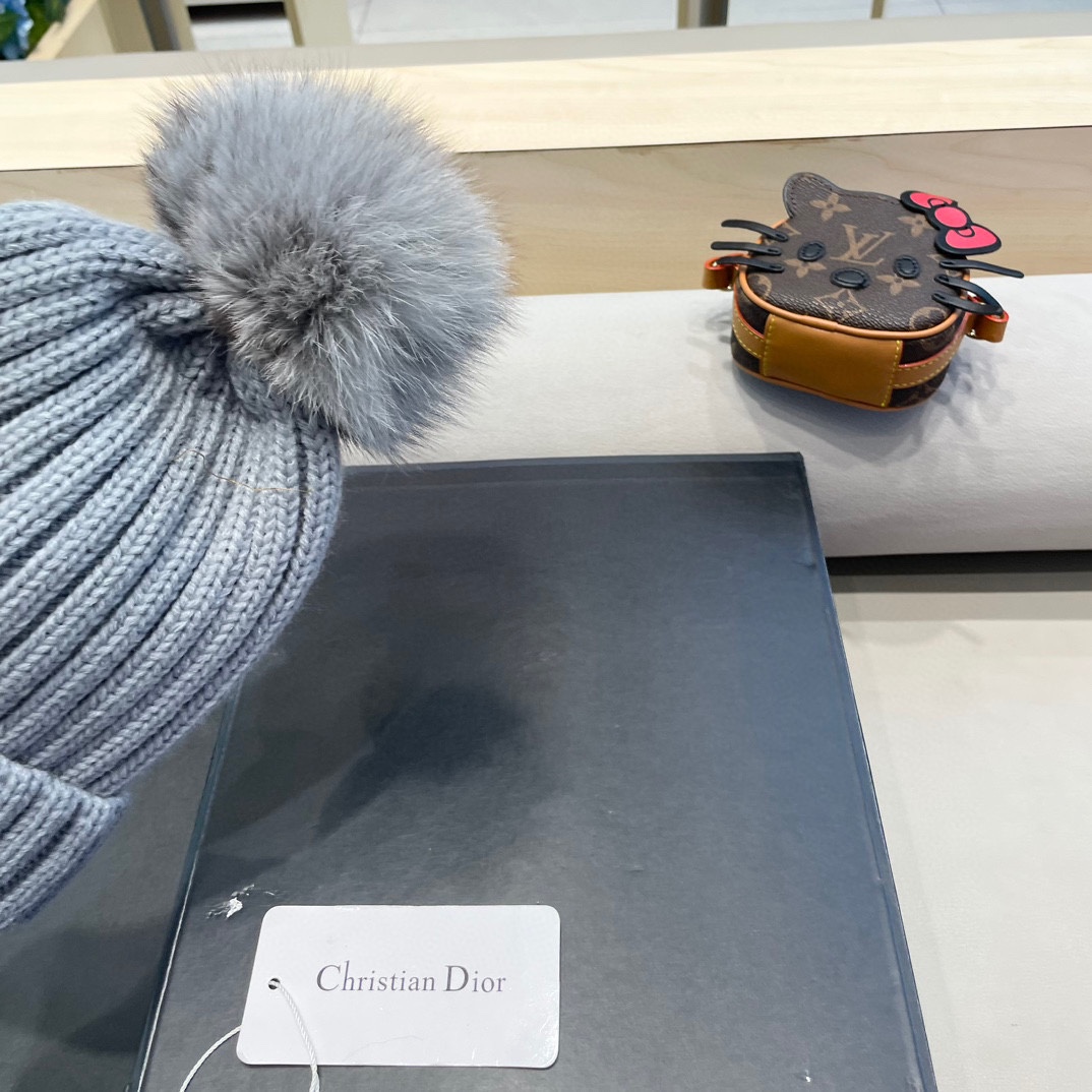 moncler针织帽秋冬新款帽子女士毛线帽仿狐狸毛球球帽假毛球加厚保暖帽子