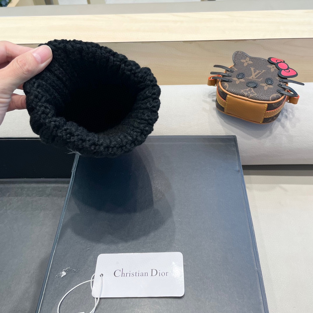 moncler针织帽秋冬新款帽子女士毛线帽仿狐狸毛球球帽假毛球加厚保暖帽子