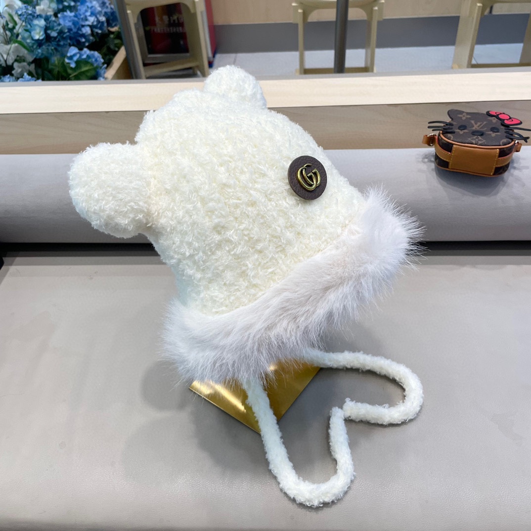  Gucci 可爱小熊耳朵百搭纯色保暖显脸小女款冬季时尚保暖防寒新款毛绒帽
