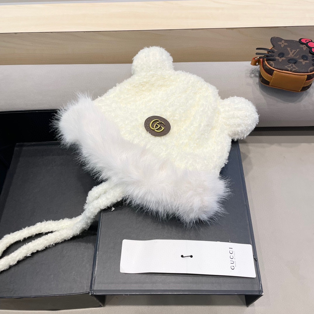  Gucci 可爱小熊耳朵百搭纯色保暖显脸小女款冬季时尚保暖防寒新款毛绒帽