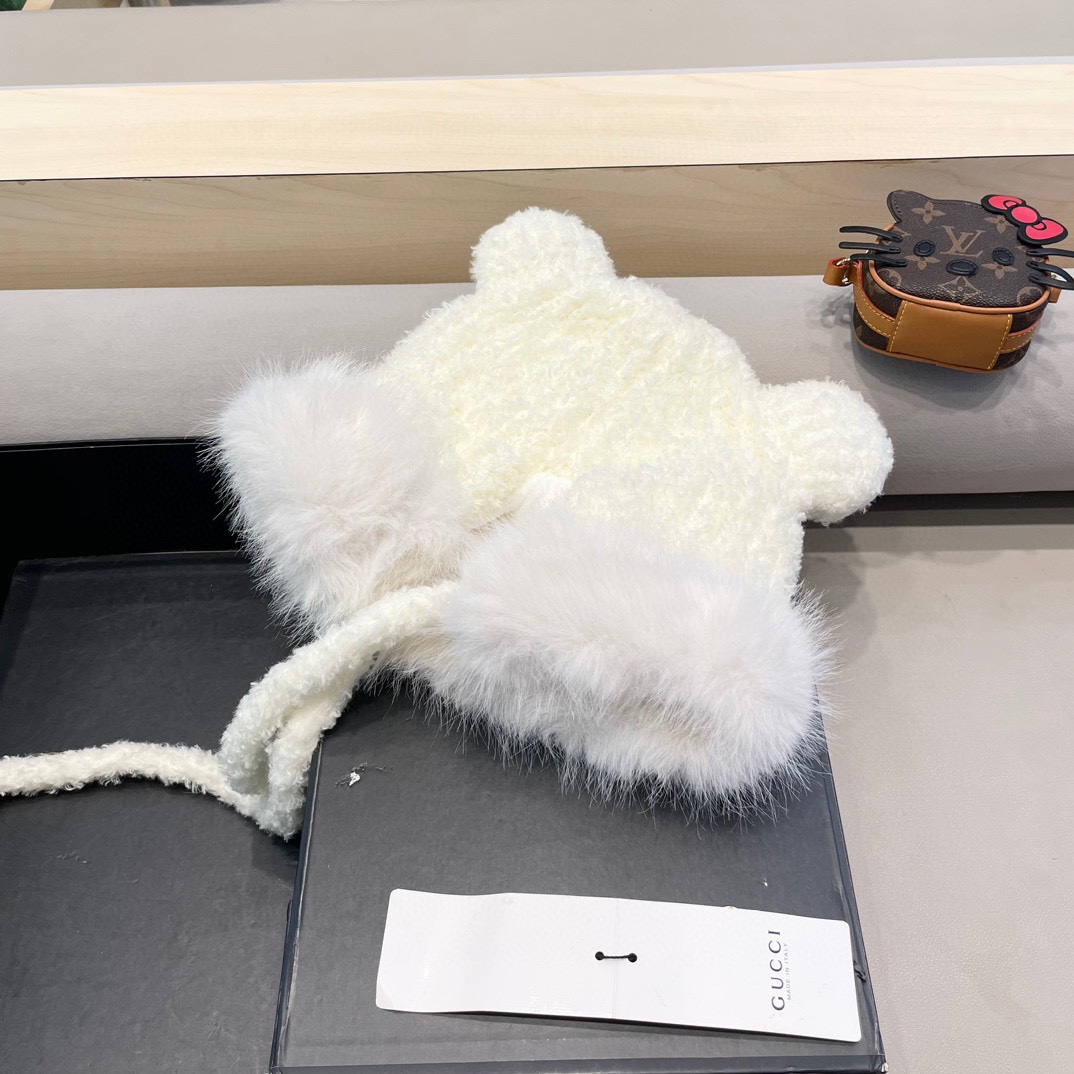  Gucci 可爱小熊耳朵百搭纯色保暖显脸小女款冬季时尚保暖防寒新款毛绒帽