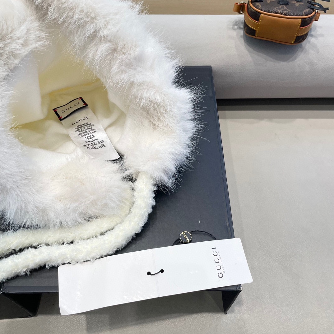  Gucci 可爱小熊耳朵百搭纯色保暖显脸小女款冬季时尚保暖防寒新款毛绒帽