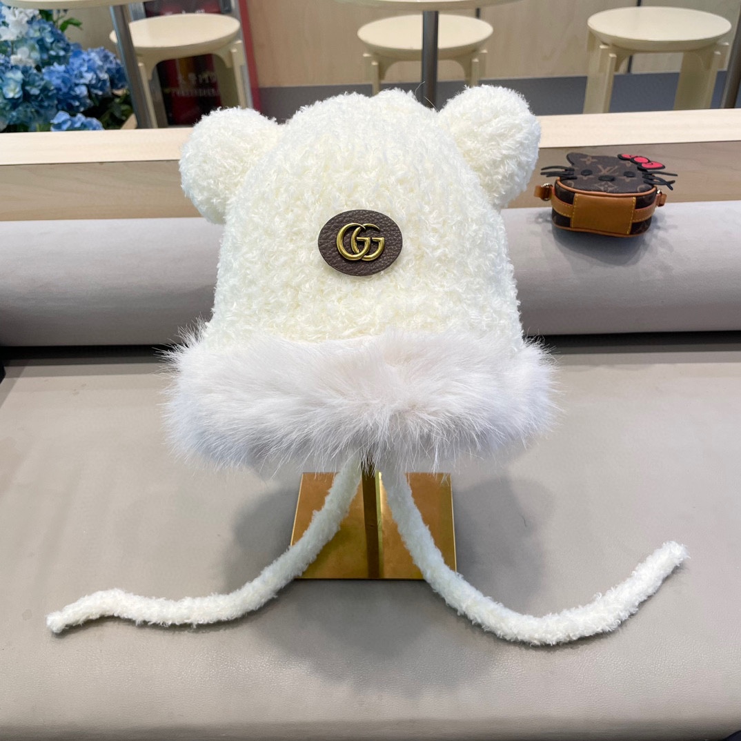  Gucci 可爱小熊耳朵百搭纯色保暖显脸小女款冬季时尚保暖防寒新款毛绒帽