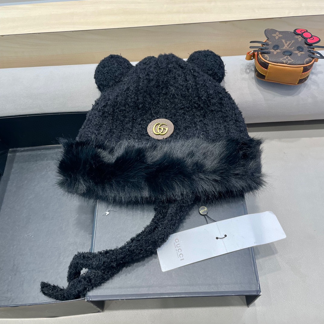  Gucci 可爱小熊耳朵百搭纯色保暖显脸小女款冬季时尚保暖防寒新款毛绒帽