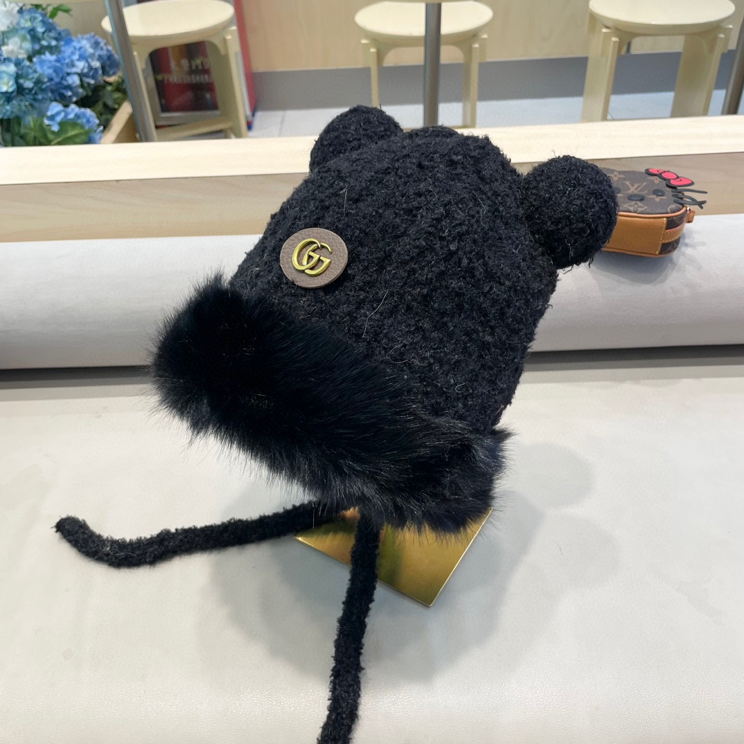  Gucci 可爱小熊耳朵百搭纯色保暖显脸小女款冬季时尚保暖防寒新款毛绒帽