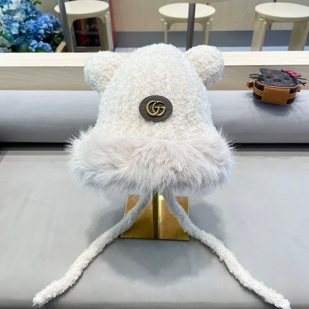  Gucci 可爱小熊耳朵百搭纯色保暖显脸小女款冬季时尚保暖防寒新款毛绒帽
