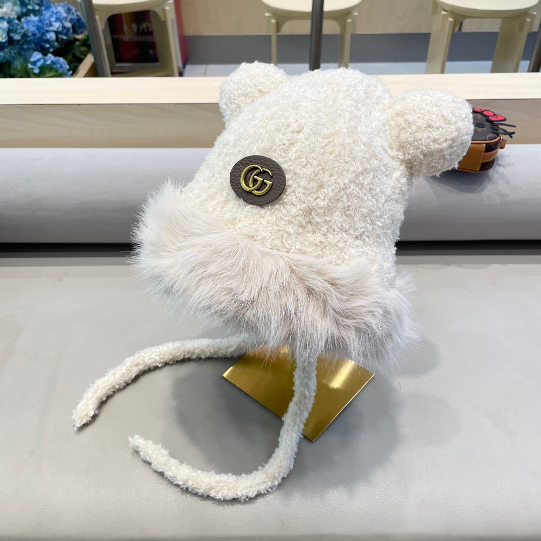  Gucci 可爱小熊耳朵百搭纯色保暖显脸小女款冬季时尚保暖防寒新款毛绒帽