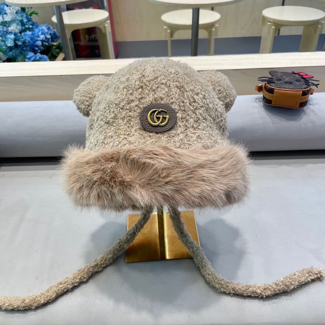 Gucci 可爱小熊耳朵百搭纯色保暖显脸小女款冬季时尚保暖防寒新款毛绒帽