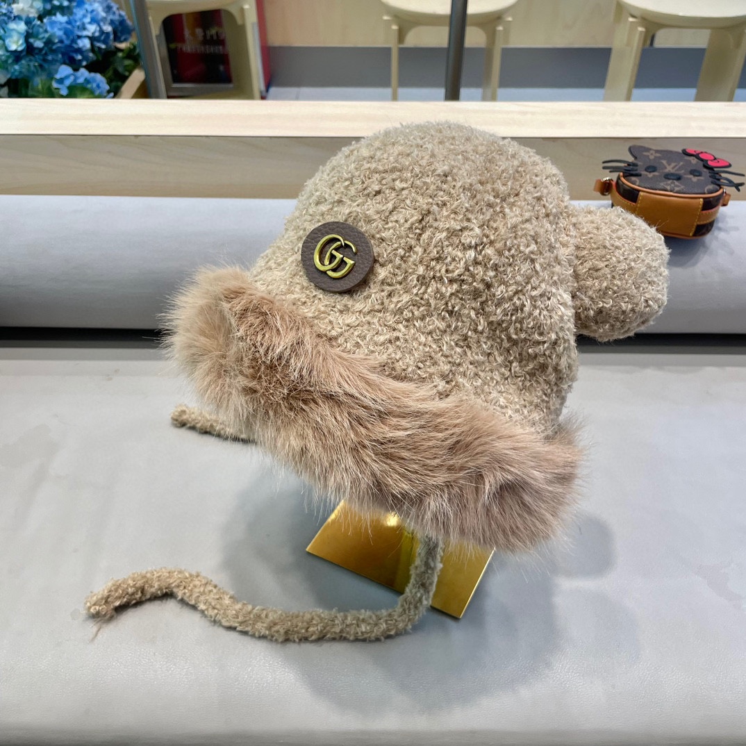  Gucci 可爱小熊耳朵百搭纯色保暖显脸小女款冬季时尚保暖防寒新款毛绒帽