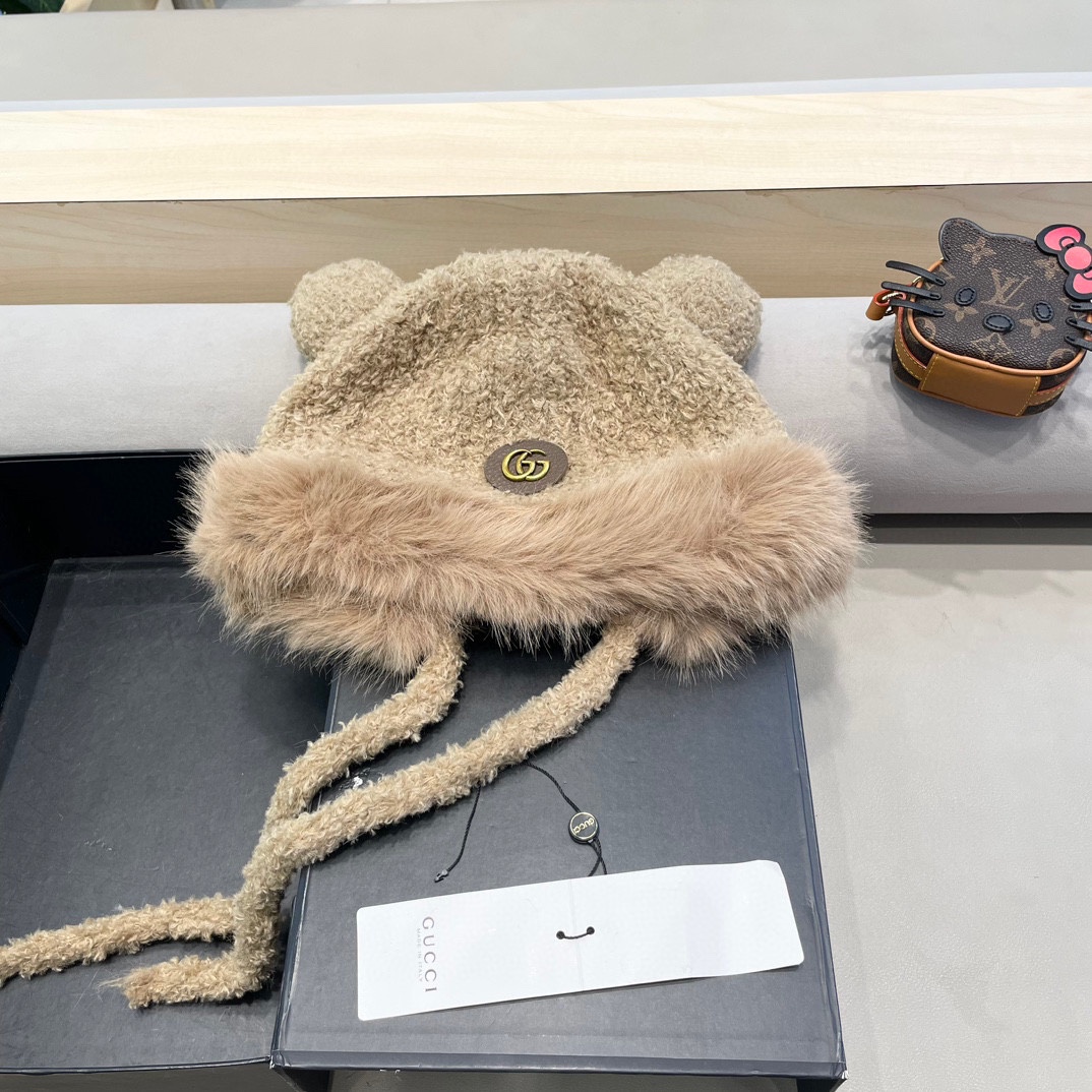  Gucci 可爱小熊耳朵百搭纯色保暖显脸小女款冬季时尚保暖防寒新款毛绒帽