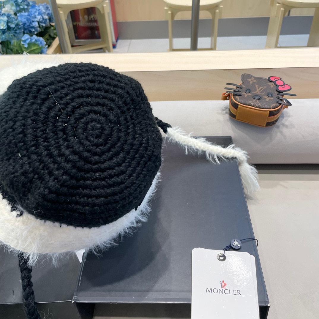  moncler  新款针织渔夫帽女时尚拼色流苏水桶帽秋冬季保暖毛线帽子女