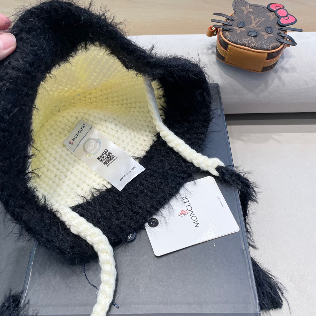  moncler  新款针织渔夫帽女时尚拼色流苏水桶帽秋冬季保暖毛线帽子女