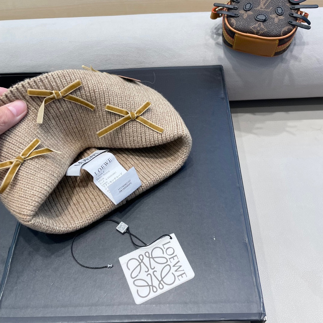  罗意威loewe太甜了！蝴蝶结针织兔毛毛线帽子女秋冬ins甜美加厚保暖冷帽手套