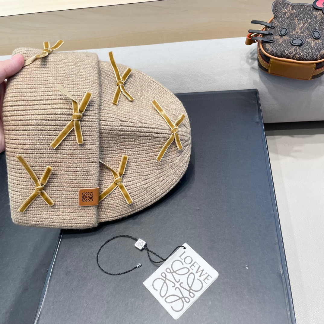  罗意威loewe太甜了！蝴蝶结针织兔毛毛线帽子女秋冬ins甜美加厚保暖冷帽手套