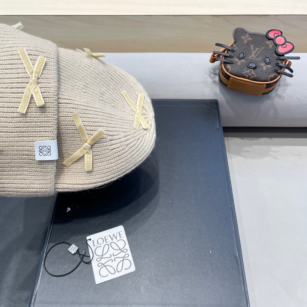  罗意威loewe太甜了！蝴蝶结针织兔毛毛线帽子女秋冬ins甜美加厚保暖冷帽手套