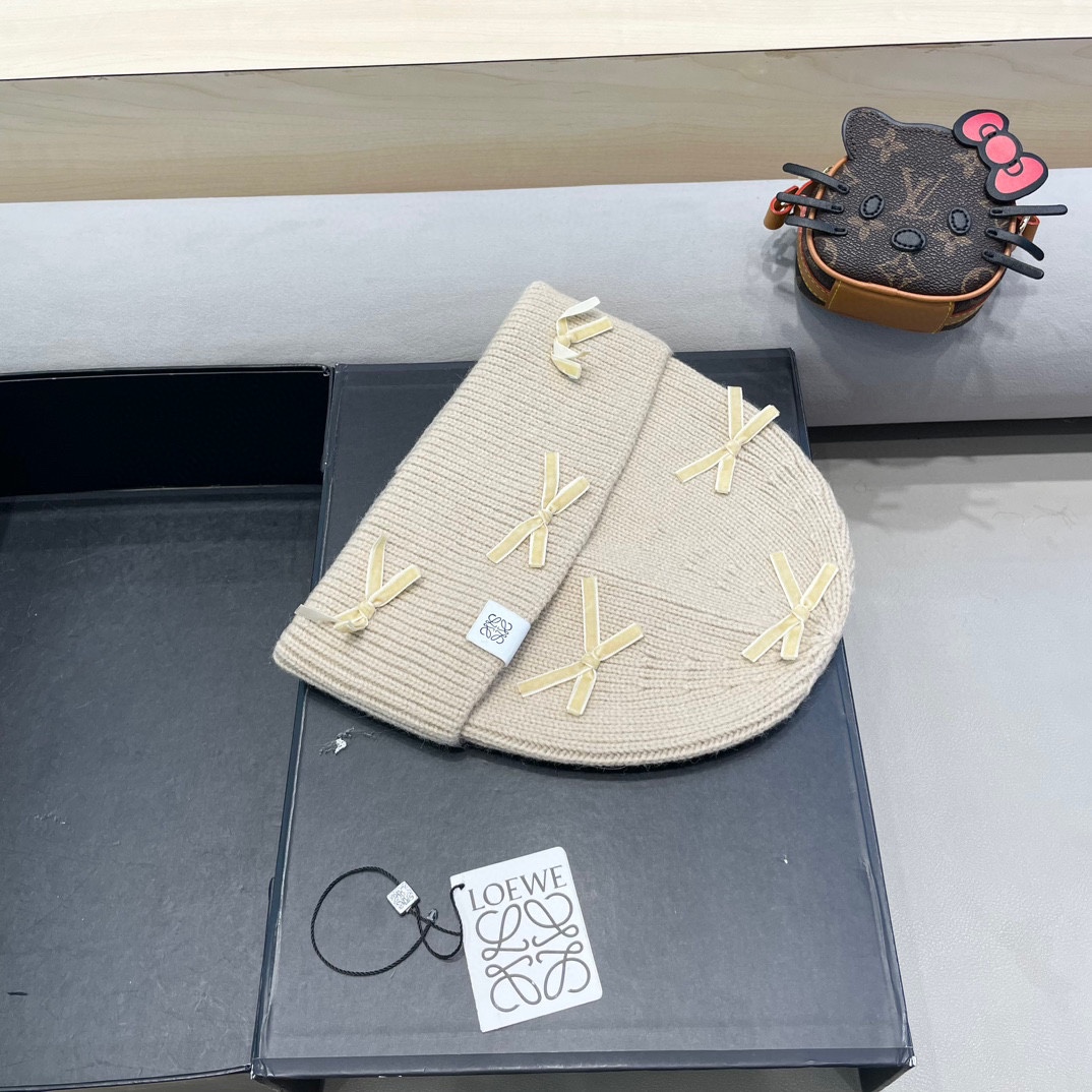  罗意威loewe太甜了！蝴蝶结针织兔毛毛线帽子女秋冬ins甜美加厚保暖冷帽手套