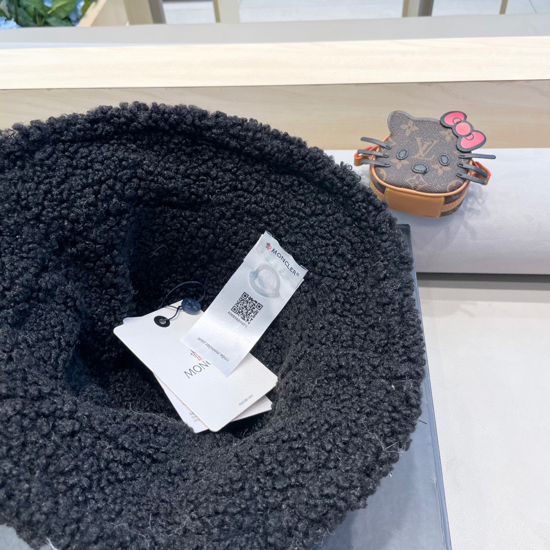  moncler棋盘格子双面渔夫帽女秋冬保暖显脸小百搭羊羔绒帽子韩版格纹盆帽