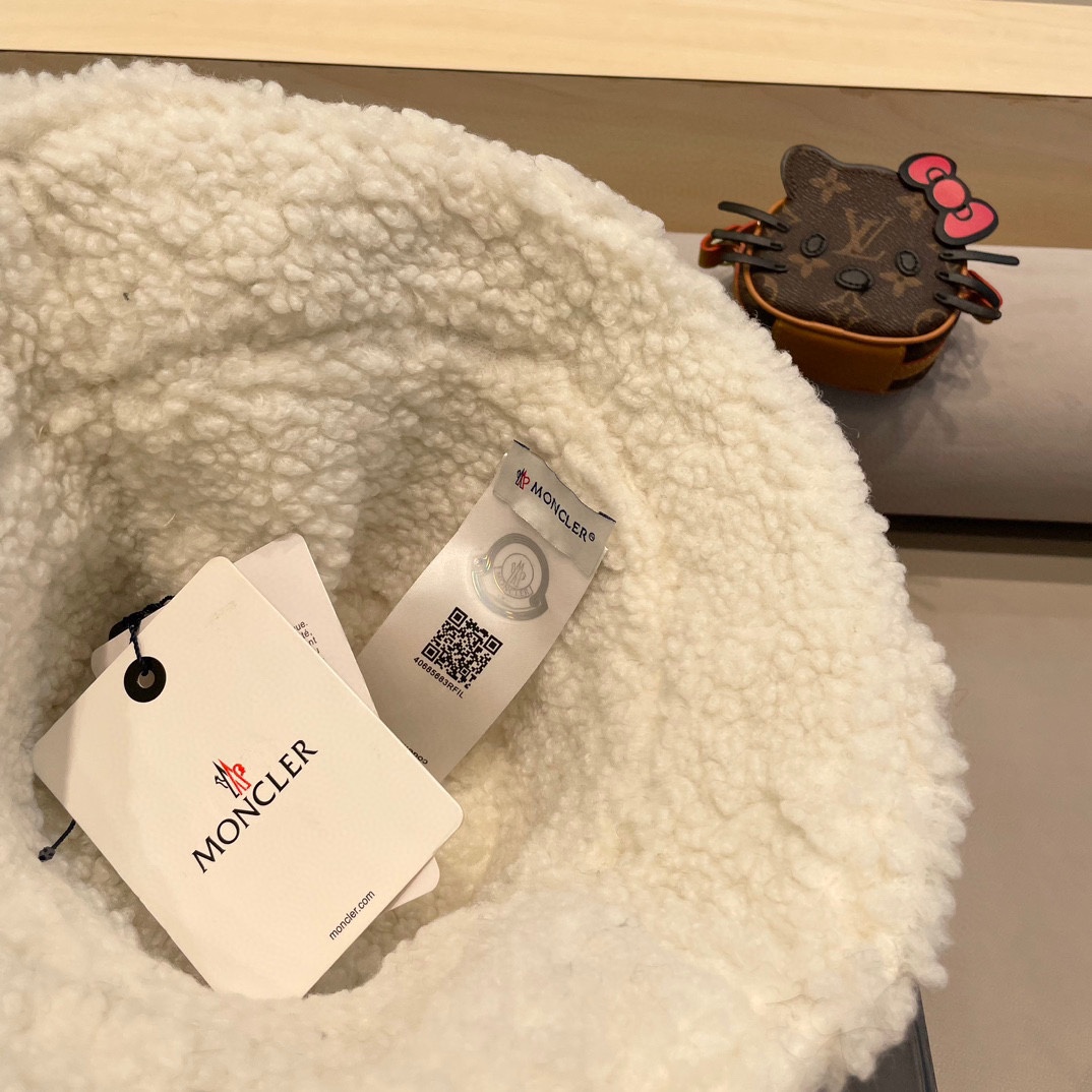  moncler棋盘格子双面渔夫帽女秋冬保暖显脸小百搭羊羔绒帽子韩版格纹盆帽