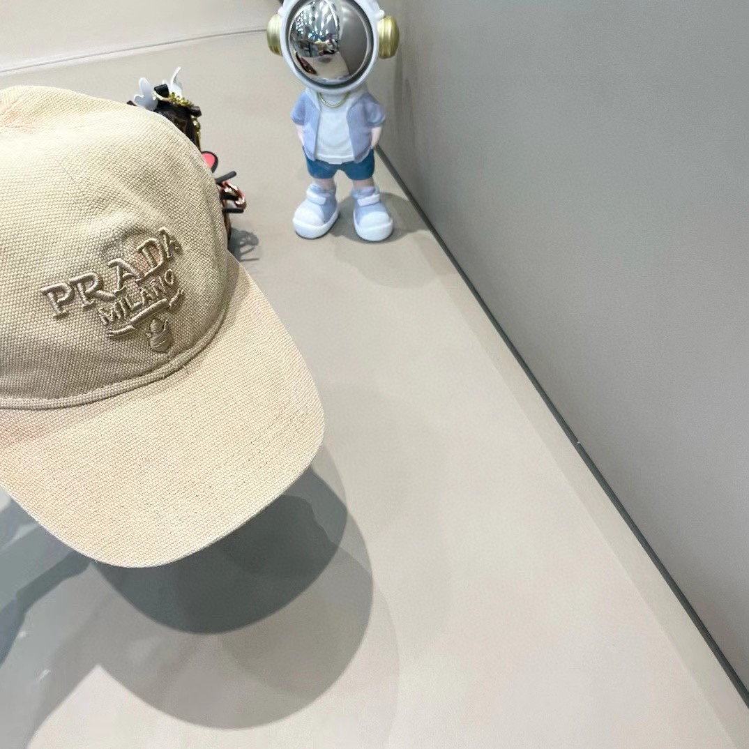   Prada/普拉达刺绣LOGO遮阳帽做旧嘻哈帽男女同款鸭舌帽情侣棒球帽