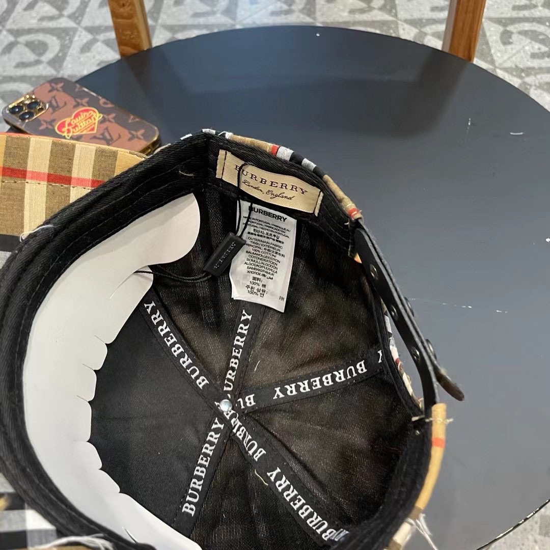    🧢Burberry（巴宝莉）新款原单刺绣字母棒球帽  专柜热卖款纯棉内里，完美版型，原厂品质，独家