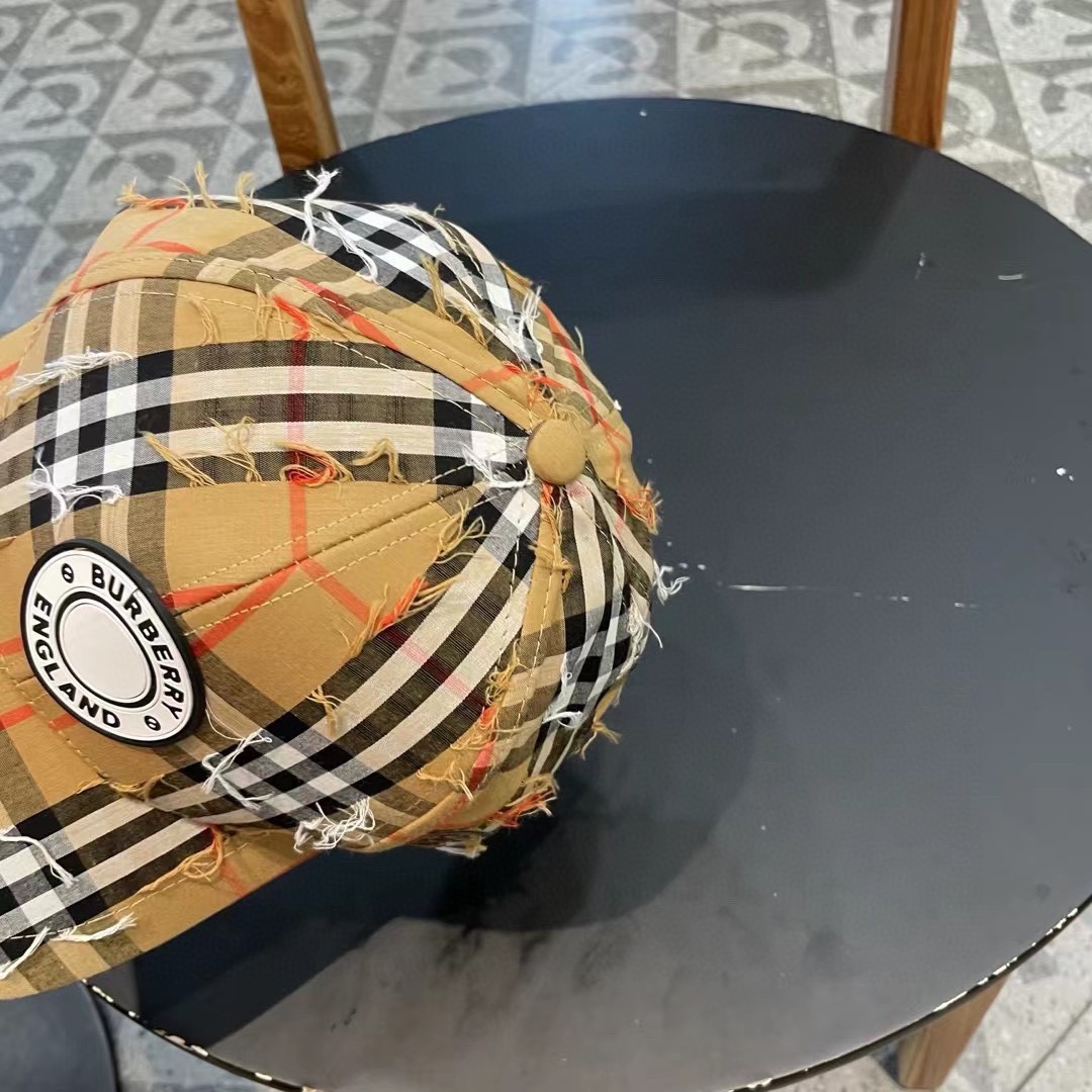    🧢Burberry（巴宝莉）新款原单刺绣字母棒球帽  专柜热卖款纯棉内里，完美版型，原厂品质，独家