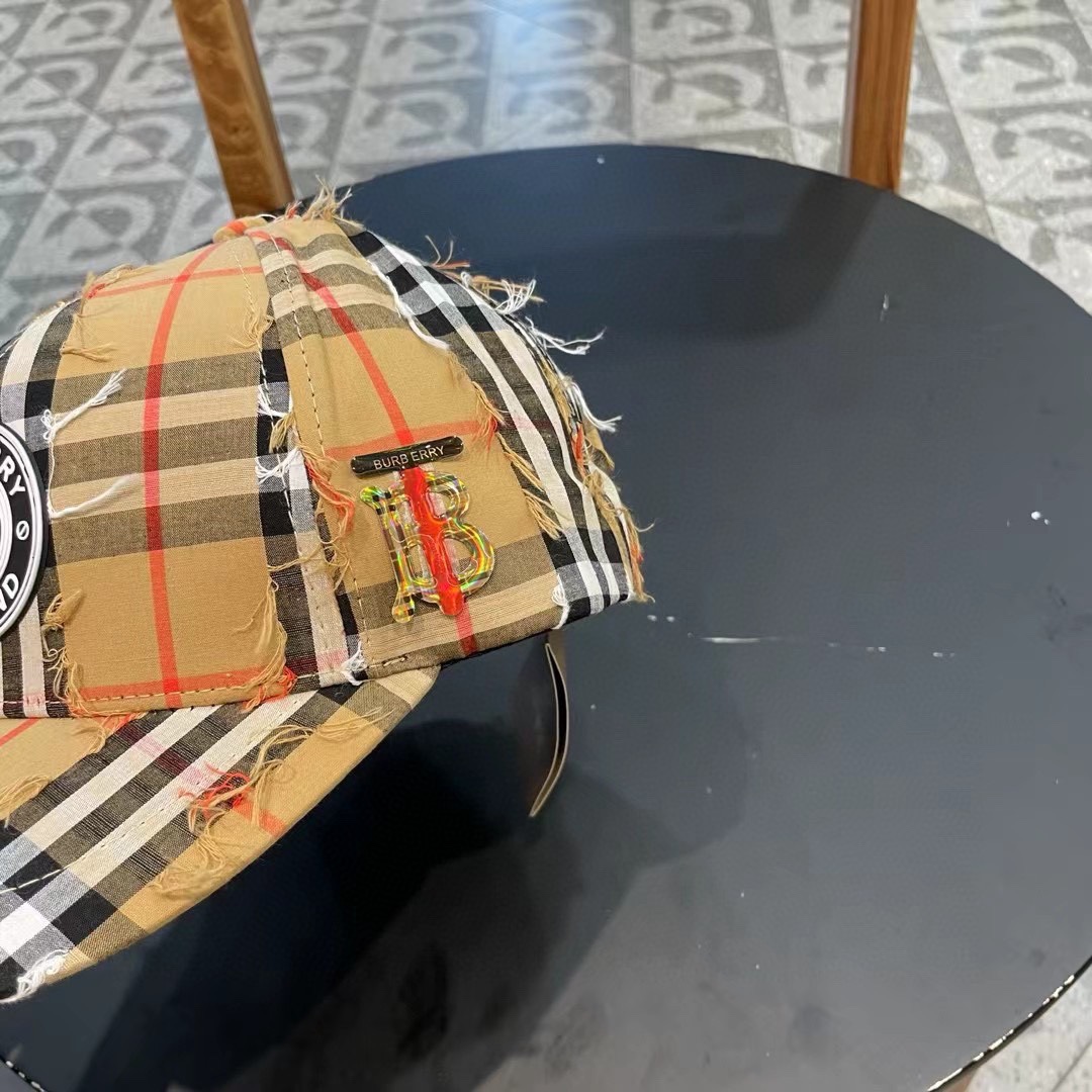    🧢Burberry（巴宝莉）原单刺绣字母棒球帽  专柜热卖款纯棉内里，完美版型，原厂品质，独家实物