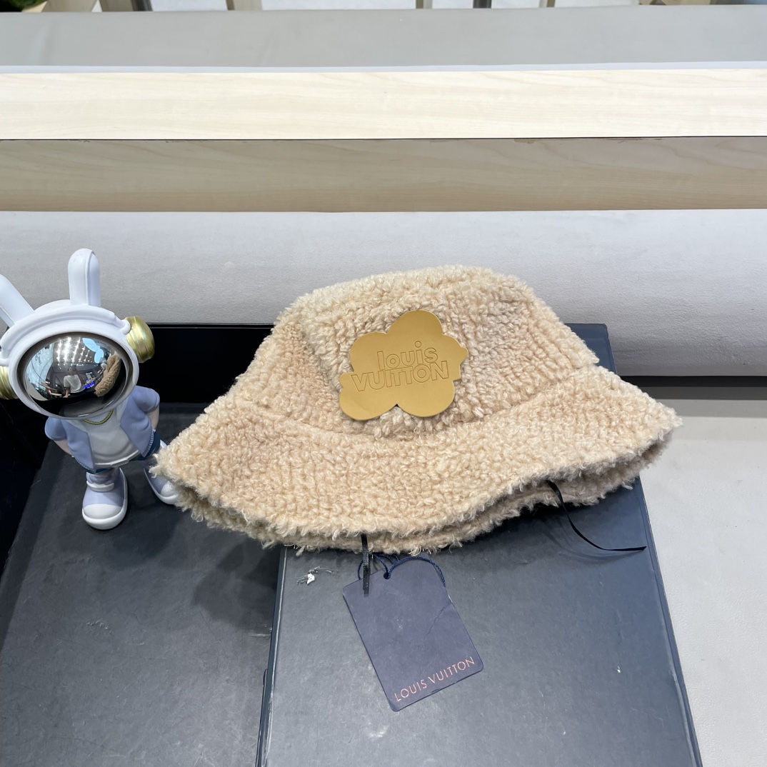 NO:670794,LV Louis Vuitton autumn and winter new style versatile lamb wool basin hat for women thickened warm fisherman hat street style casual hat trendy hat fisherman hat baseball cap knitted hat, hat, louis vuitton, louis vuitton, espadrilles, hats19860909lv路易威登秋冬新款洋气百搭羊羔毛盆帽女加厚保暖渔夫帽街拍休闲帽子潮帽子渔夫帽棒球帽针织帽,帽子,louis vuitton,louis vuitton,espadrilles,hats,hat