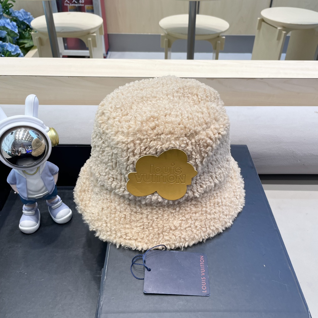  lv路易威登秋冬新款洋气百搭羊羔毛盆帽女加厚保暖渔夫帽街拍休闲帽子潮