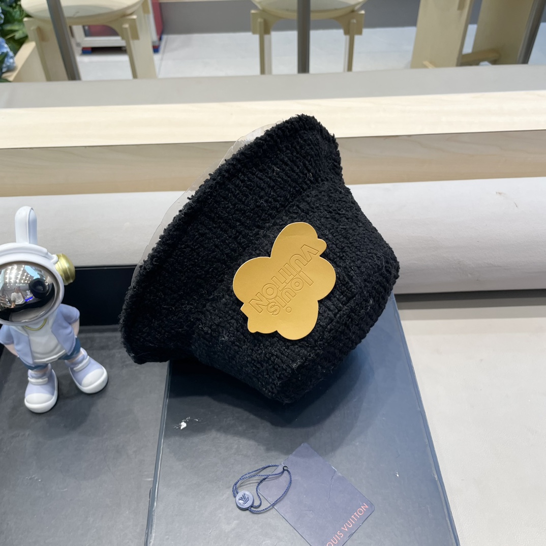  lv路易威登秋冬新款洋气百搭羊羔毛盆帽女加厚保暖渔夫帽街拍休闲帽子潮