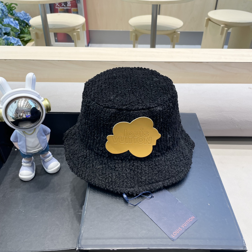  lv路易威登秋冬新款洋气百搭羊羔毛盆帽女加厚保暖渔夫帽街拍休闲帽子潮