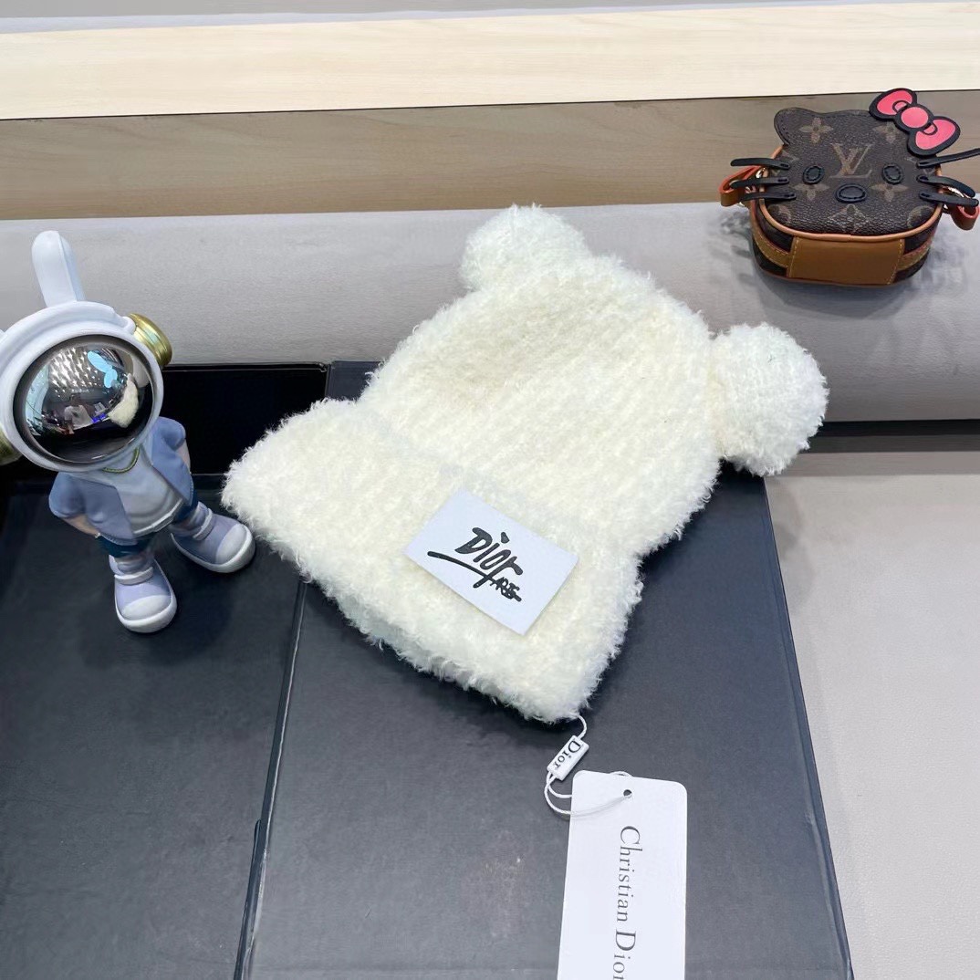 Dior冬季可爱卡通小熊耳朵毛线帽子女日系保暖毛绒加厚护耳学生针织帽