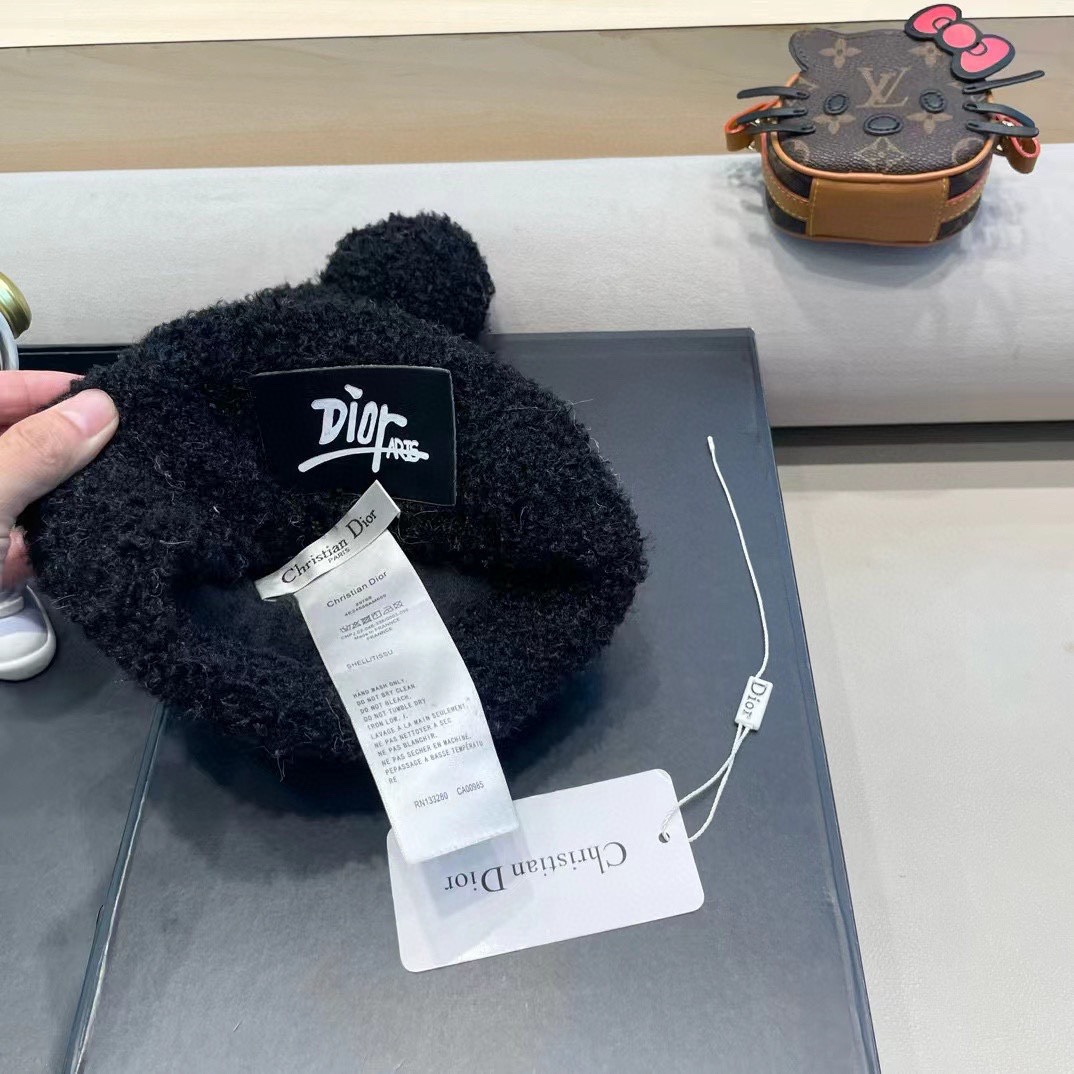 Dior冬季可爱卡通小熊耳朵毛线帽子女日系保暖毛绒加厚护耳学生针织帽