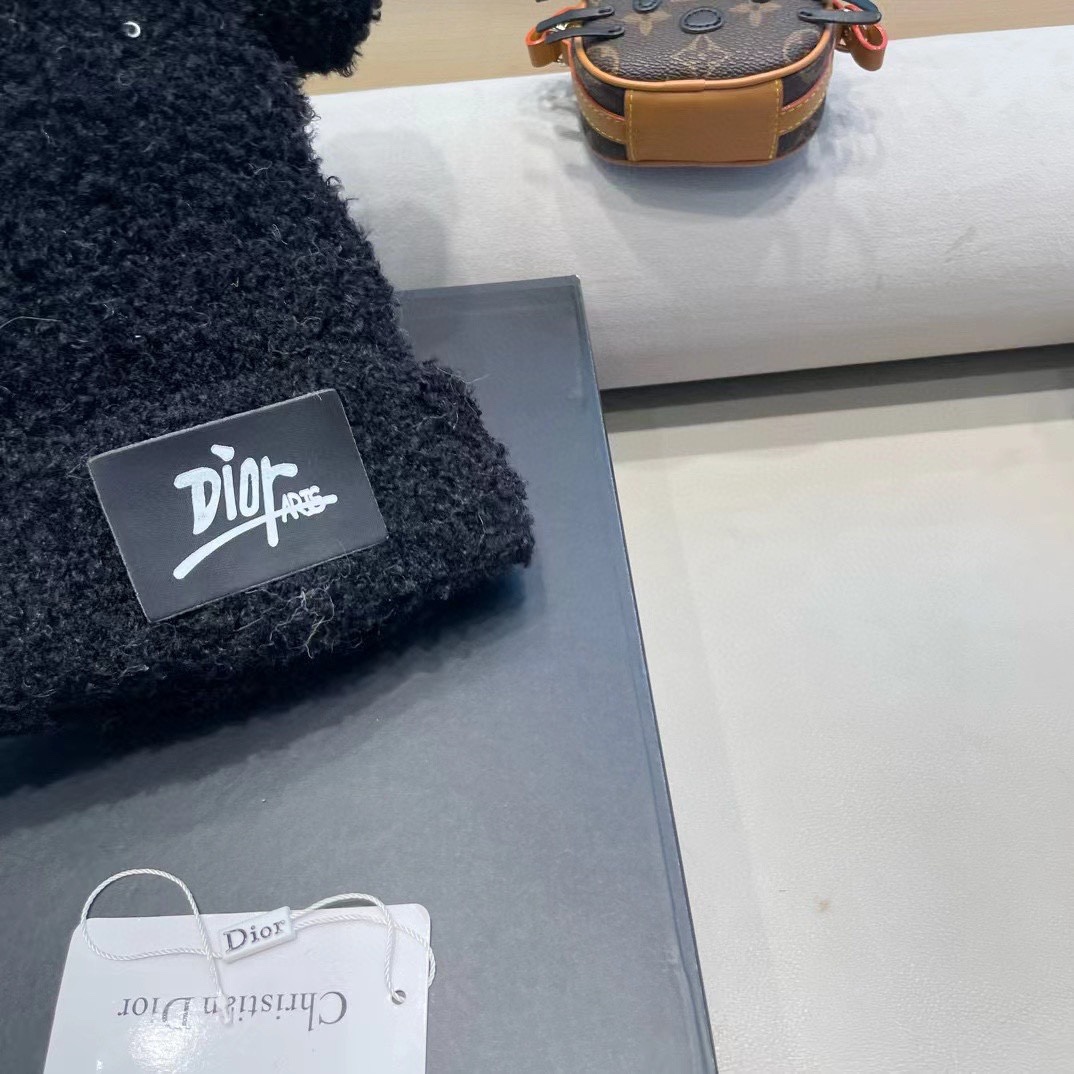 Dior冬季可爱卡通小熊耳朵毛线帽子女日系保暖毛绒加厚护耳学生针织帽