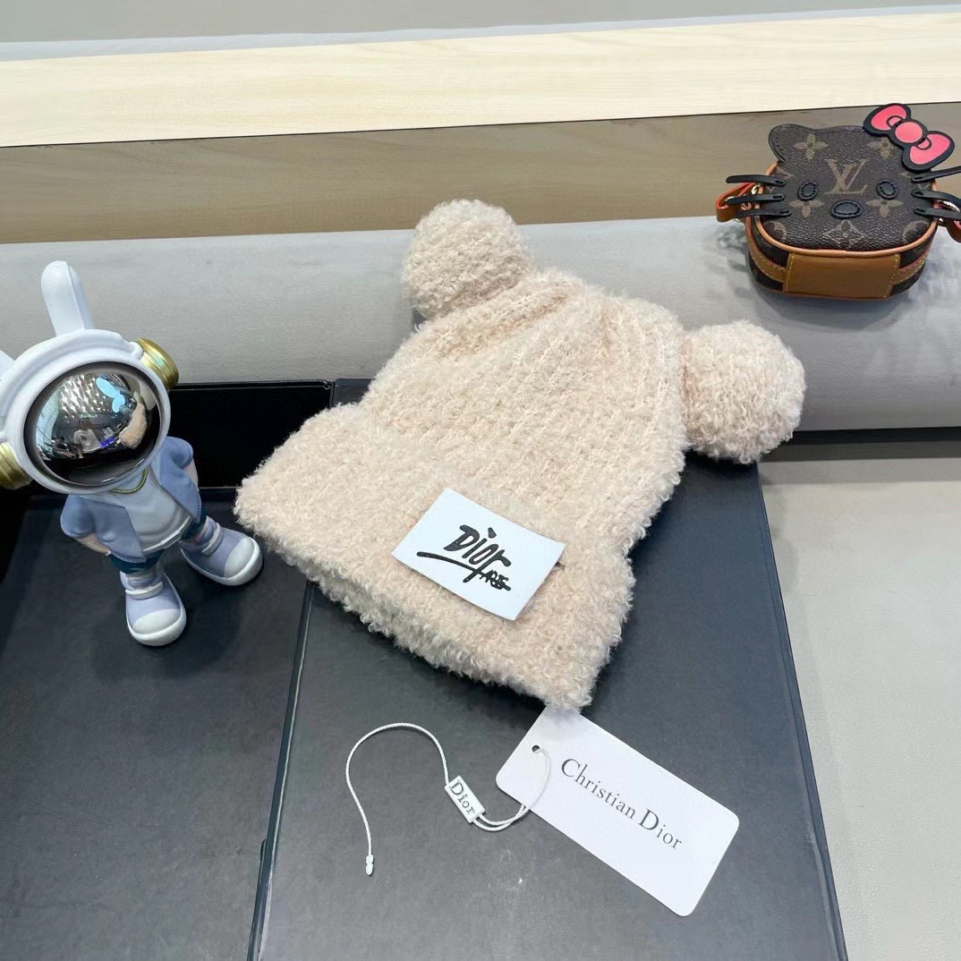 Dior冬季可爱卡通小熊耳朵毛线帽子女日系保暖毛绒加厚护耳学生针织帽