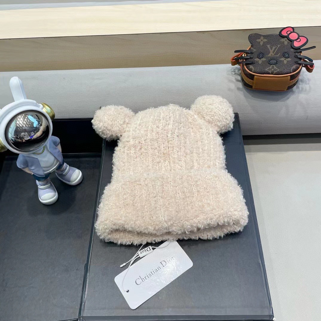Dior冬季可爱卡通小熊耳朵毛线帽子女日系保暖毛绒加厚护耳学生针织帽