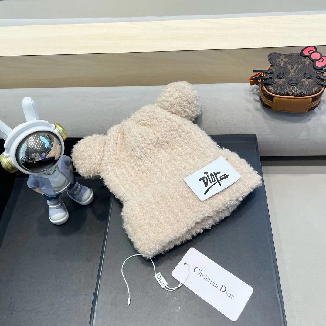 Dior冬季可爱卡通小熊耳朵毛线帽子女日系保暖毛绒加厚护耳学生针织帽