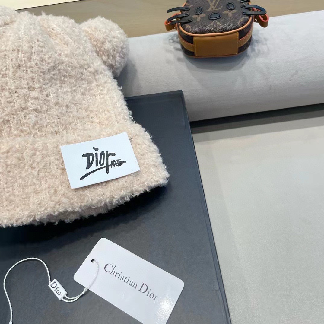 Dior冬季可爱卡通小熊耳朵毛线帽子女日系保暖毛绒加厚护耳学生针织帽