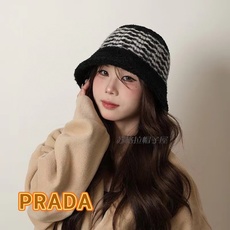 Prada拼色混织毛绒绒冬季加厚保暖渔夫帽时尚护耳帽显脸小水桶帽盆帽潮 Prada拼色混织毛绒绒冬季加厚保暖渔夫帽时尚护耳帽显脸小水桶帽盆帽潮