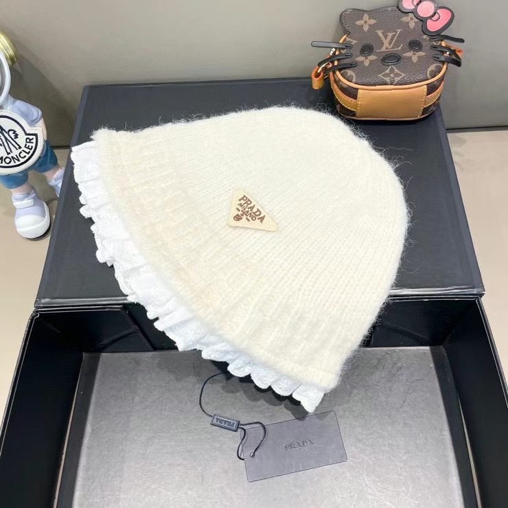 NO:215436,Prada Japanese sweet lace knitted fisherman hat for women in autumn and winter warm Korean blogger same style wool hat showing face small hat fisherman hat baseball hat knitted hat, hat, prada, prada, espadrilles, hats19860909Prada普拉达日系甜美蕾丝花边针织渔夫帽女秋冬保暖韩系博主同款毛线帽显脸小帽子渔夫帽棒球帽针织帽,帽子,prada,prada,espadrilles,hats,hat