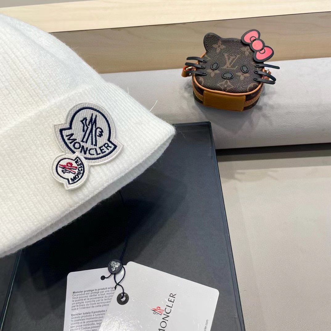 👒蒙‌口Moncler👒官‌网最新‎双LOGO蒙​口针​织‌帽‎，配​蒙口专​柜‎防尘‌袋，防伪‎标签​