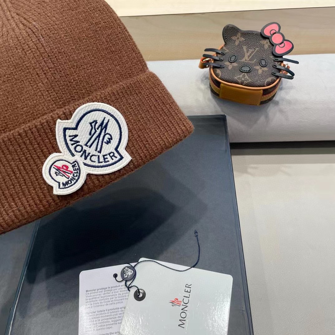 👒蒙‌口Moncler👒官‌网最新‎双LOGO蒙​口针​织‌帽‎，配​蒙口专​柜‎防尘‌袋，防伪‎标签​