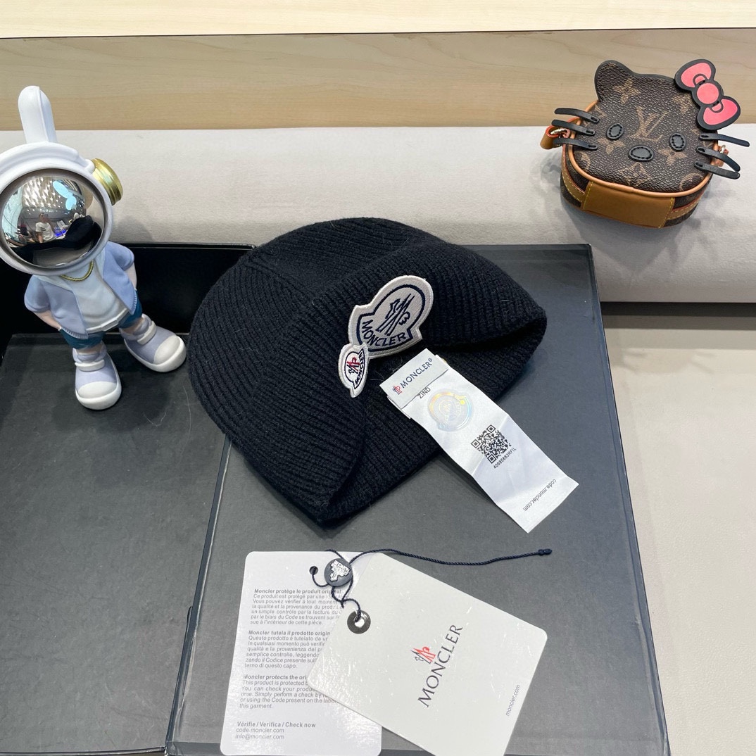 👒蒙‌口Moncler👒官‌网最新‎双LOGO蒙​口针​织‌帽‎，配​蒙口专​柜‎防尘‌袋，防伪‎标签​