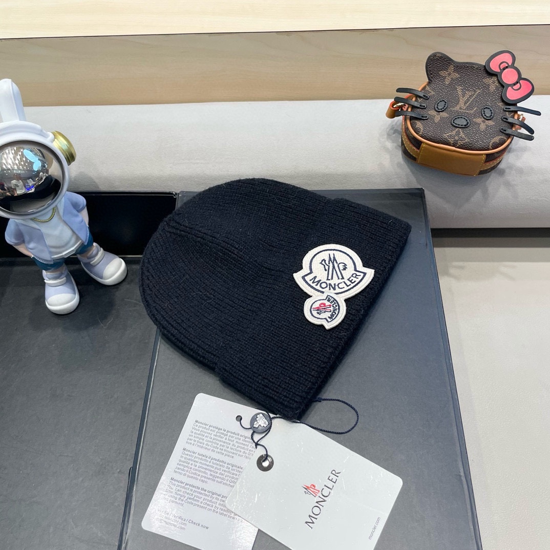 👒蒙‌口Moncler👒官‌网最新‎双LOGO蒙​口针​织‌帽‎，配​蒙口专​柜‎防尘‌袋，防伪‎标签​