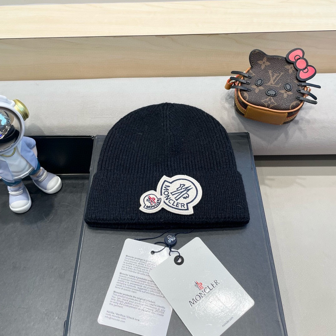 NO:215334,Moncler official website latest double LOGO silhouette knit hat, with dust bag on the cover counter, anti-counter label internal standard wash water mark, especially popular, using selected wool hats, fisherman hats, baseball hats, knit hats, hats, christian louboutin, Moncler, espadrilles, hats19860909蒙口Moncler官网最新双LOGO蒙口针织帽,配蒙口专柜防尘袋,防伪标签内标洗水标齐全,特别火爆,采用精选毛线帽子渔夫帽棒球帽针织帽,帽子,christian louboutin,Moncler,espadrilles,hats,hat
