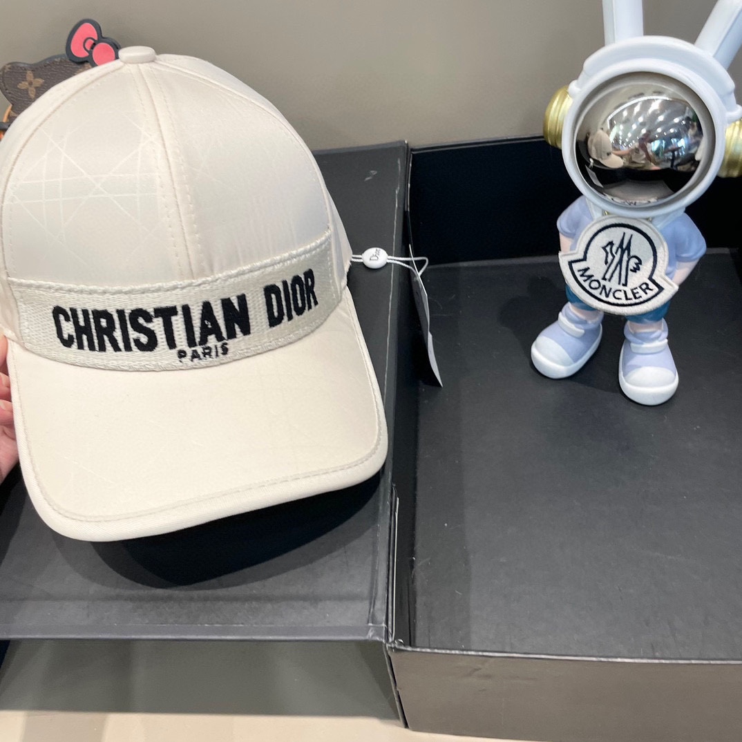  【DIOR迪奥】新款走量简约棒球帽🧢，新款出货，大牌款超好搭配，赶紧入手！