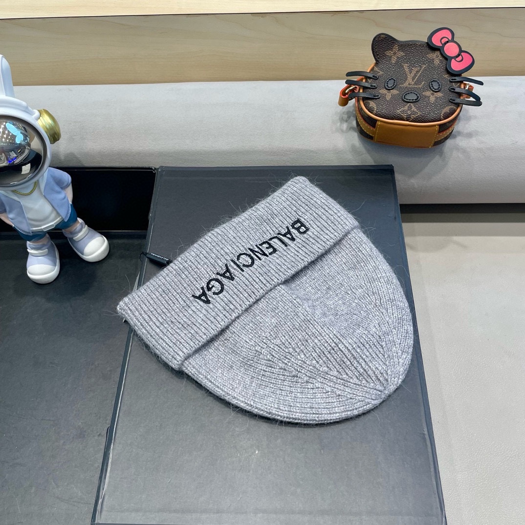 巴黎世家新款针织羊毛毛线帽，高品质定制羊毛，简约帅气新标志，男女同款超酷时尚街头风！兔毛头围:55-58