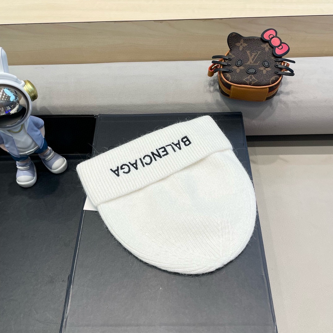 巴黎世家新款针织羊毛毛线帽，高品质定制羊毛，简约帅气新标志，男女同款超酷时尚街头风！兔毛头围:55-58