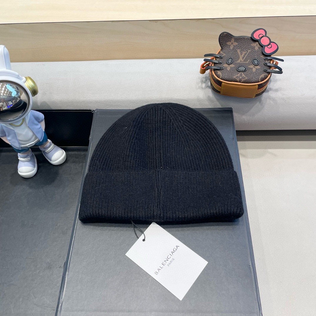 巴黎世家新款针织羊毛毛线帽，高品质定制羊毛，简约帅气新标志，男女同款超酷时尚街头风！兔毛头围:55-58