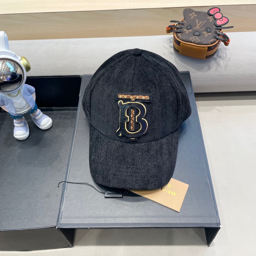 NO:215330,Burberry Burberry autumn and winter new Korean version solid color wool hard top baseball cap men and women simple fashion retro casual versatile baseball cap hat fisherman hat baseball cap knit hat, hat, burberry, burberry, espadrilles, hats19860909巴宝莉Burberry秋冬新款韩版纯色毛呢硬顶棒球帽男女简约时尚复古休闲百搭鸭舌帽帽子渔夫帽棒球帽针织帽,帽子,burberry,burberry,espadrilles,hats,hat