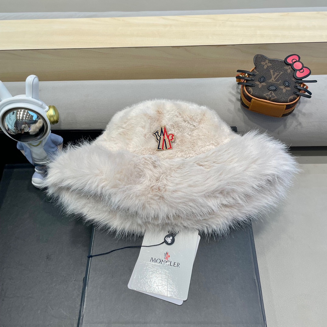 NO:215335,Moncler new flat top plush hat for women in autumn and winter plus velvet thickened warm face showing small versatile wool fisherman hat trendy hat fisherman hat baseball hat knit hat, hat, christian louboutin, espadrilles, hats19860909moncler新款平顶毛绒帽子女秋冬加绒加厚保暖显脸小百搭毛毛渔夫帽潮帽子渔夫帽棒球帽针织帽,帽子,christian louboutin,espadrilles,hats,hat